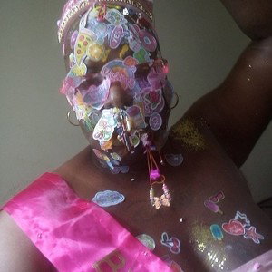 im so pretty my hair is like ok in my up in my crown so cute.  it's lights up...Artishia .....