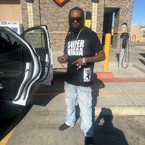 I keep it thuging on the block Yeah, I’m posted on the corner, shadows in the night,  