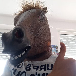 жизнь трудна