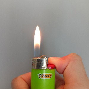 Синий лапать бочкака керосина