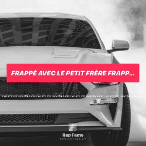 Frappé avec le petit frère frapper