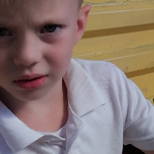 я банан какайка да пофиг если мы не будем обращать внимание он лезть не будет я тебе говорю