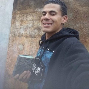 MCLEZINHO  eu oro pra Jesus 