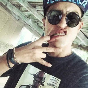 Aqui No Hay Cochi Con Gafas - EIBAK MUSICK PA_