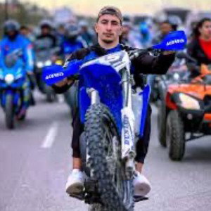 Yeias le baille banlieue Marseillaise cagoules dans l’a fiesta la beuh dans les narines ouais fils sais la remonter 2012