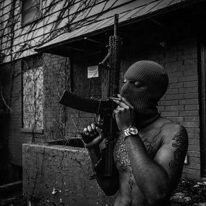 Завърнах се  от ада обратно във играта дойдох да им покажа тука кой е краля балъците ги клатя въобще не ги жаля  поливам