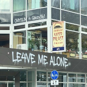 le4ve me alone ft. omyslim