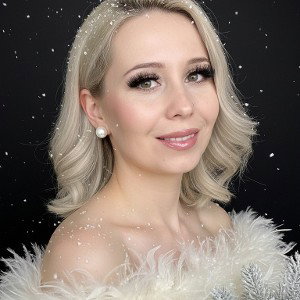 банально