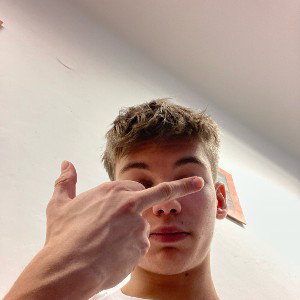 follow @luke x