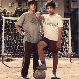 entre las balas y el futbol