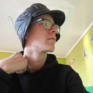 АЛО В ТЕЛЕФОН Я МАЮ МІЛІОН