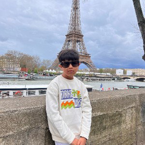 Chilling in Paris