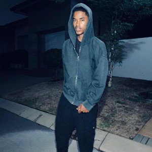Shorty got me feeling so shy - DINO