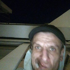 🚭🚯🚷🔞🦿🦾☢️📵♿😁