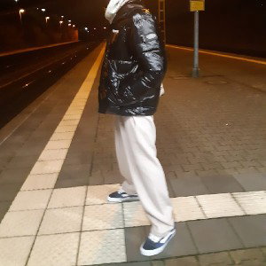 Klar, hier ein spontaner Rap im Stil von Lacazette: