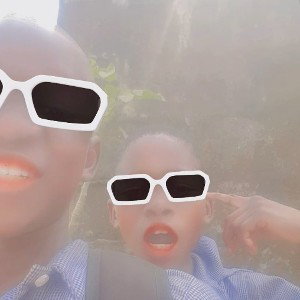  two small singer 
