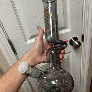Bong & Broom (V2)