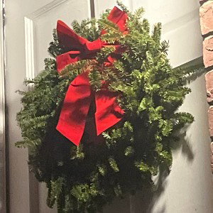 Lights twinklin', heart full of cheer,  