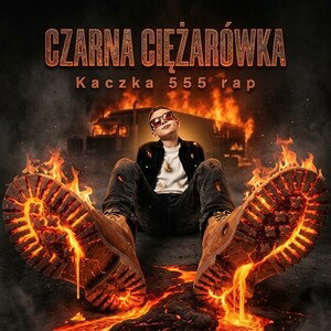 czarna ciężarówka