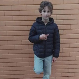no meu rap eu dou o meu melhor ou seja wu tento rimar pessoas que me ignoram pra elas tou me a cagar não tenho estudio p