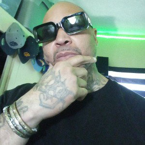 "2 KnOw DiS mInD" *Glocc30*