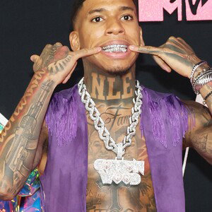 hjjjjrgruwoqqpjfngmdkwwooqpq🎤🔪👕🥈🤬😃🩳👿👿👼🏿🎧