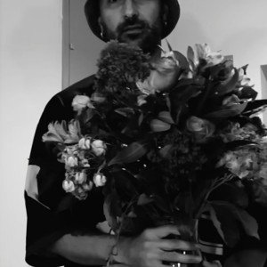 armas y rosas 