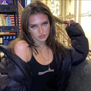 Mae_Muller_-_Me_Myself_I_