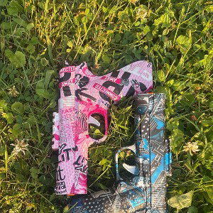 GUNS