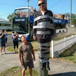 STUCK TO THE POLE CUL-DE SAC STORY 