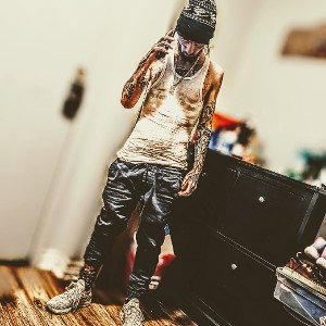 2Gunz_baby 4 a way out 