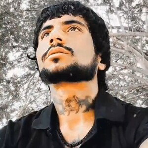 باهرتپش صدای شکستن ز قلبش 