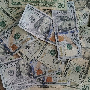 thumbing thru it💵💵