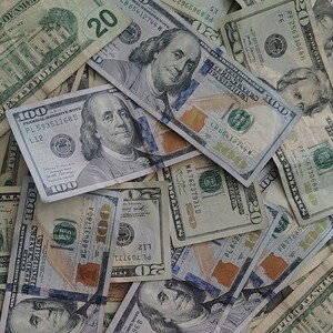 all about tha money 🤑