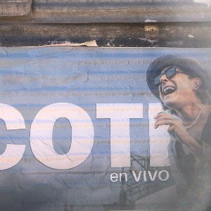Y POR ACÁ C C C C C 