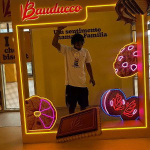 SONHOU COMIGO_ELA GOSTA DE EM MIM MANDAR_KFC