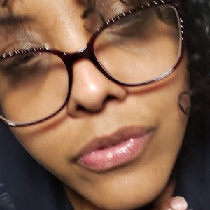 This ain't average by: Dappah nottah rappah ( my girl she ain't )