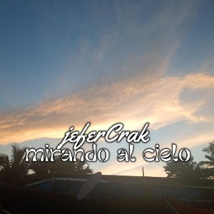 mirando al cielo