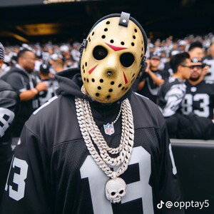 "EVERYDAY IS HOLLOWEN"