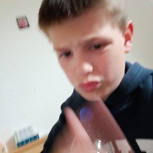 fenn a kezem
