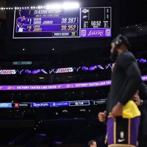 Que K - Check The Score *Tom Ford Remix*