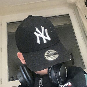 Yeah œ œ pk tu commences à râpé situ pas clashe tu m’énerve je pete de flow œ pendant que toi tu joue au diabolo Ak47 je