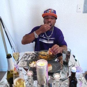YoungEzz -Give it too Me