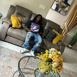 DJ