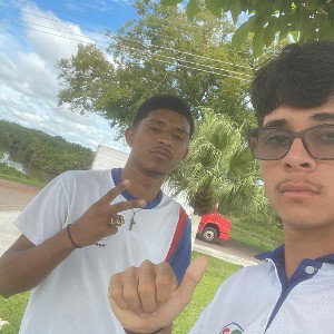 olha o carro preto 