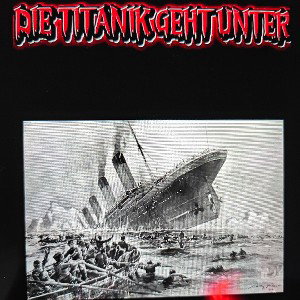 Die Titanic geht unter