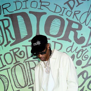 DIOR (11:21:15)