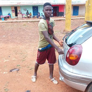 Emmanuel il y a quoi là-bas