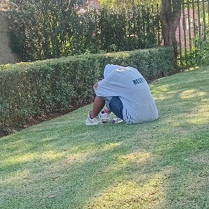 lonely 