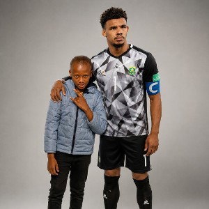 The wall of Mzansi:A Tribute to ronwen Williams 